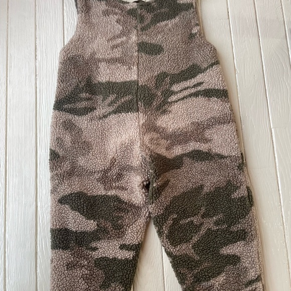 Cabela’s Shepra Fleece Hunting Coveralls Bibs Size 2 - Picture 7 of 7